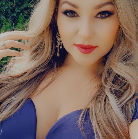 Meet your Posher, Racheal - Picture 2 of 3